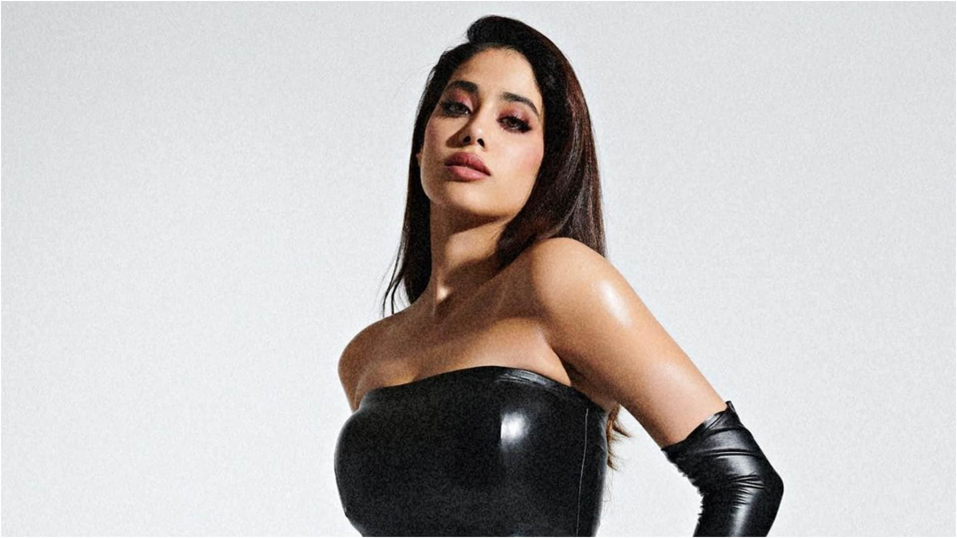 Mr and Mrs Mahi Actress Janhvi Kapoor Phone Wallpaper has This Person Know Details