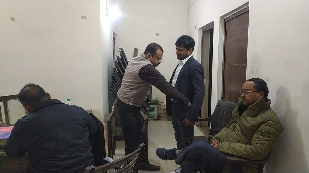 BSA arrested taking bribe in Auraiya,  vigilance team waited for three hours
