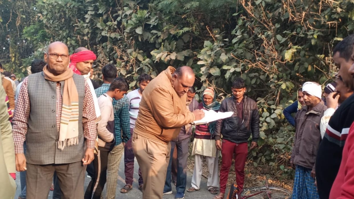 A student died in a accident in Ambedkar Nagar.