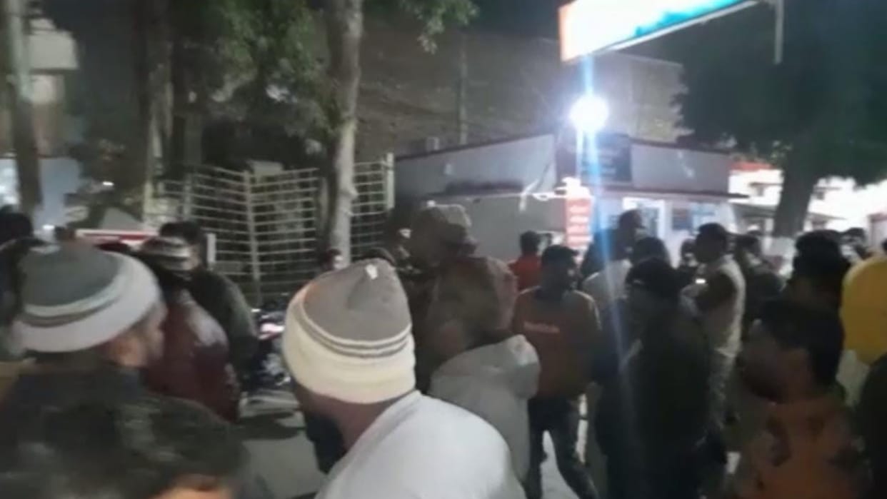 A labourer died in salarpur  mill in bahraich.
