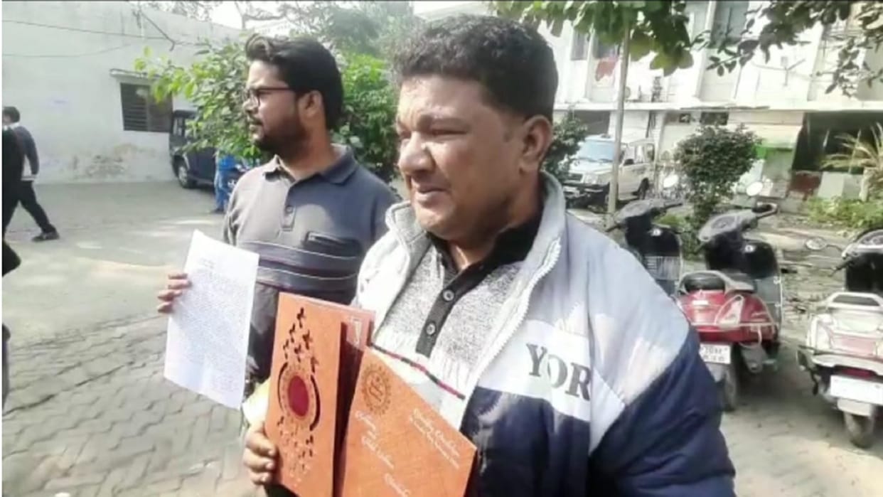 Meerut: A man has accused his sister-in-law of cheated 18 lakh before his daughters marriage