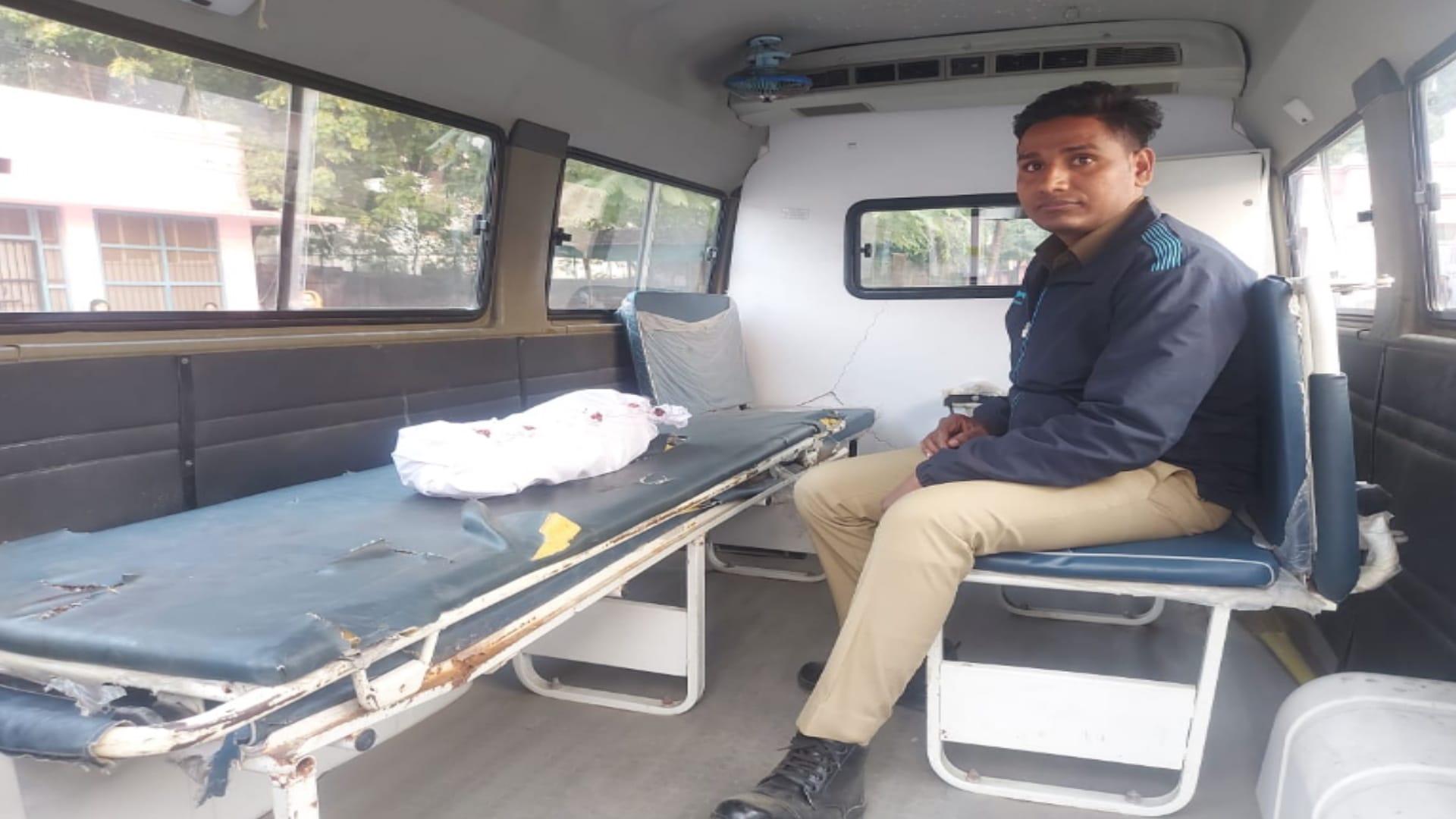 newborn child dead body found in PL Sharma District Hospital in Meerut