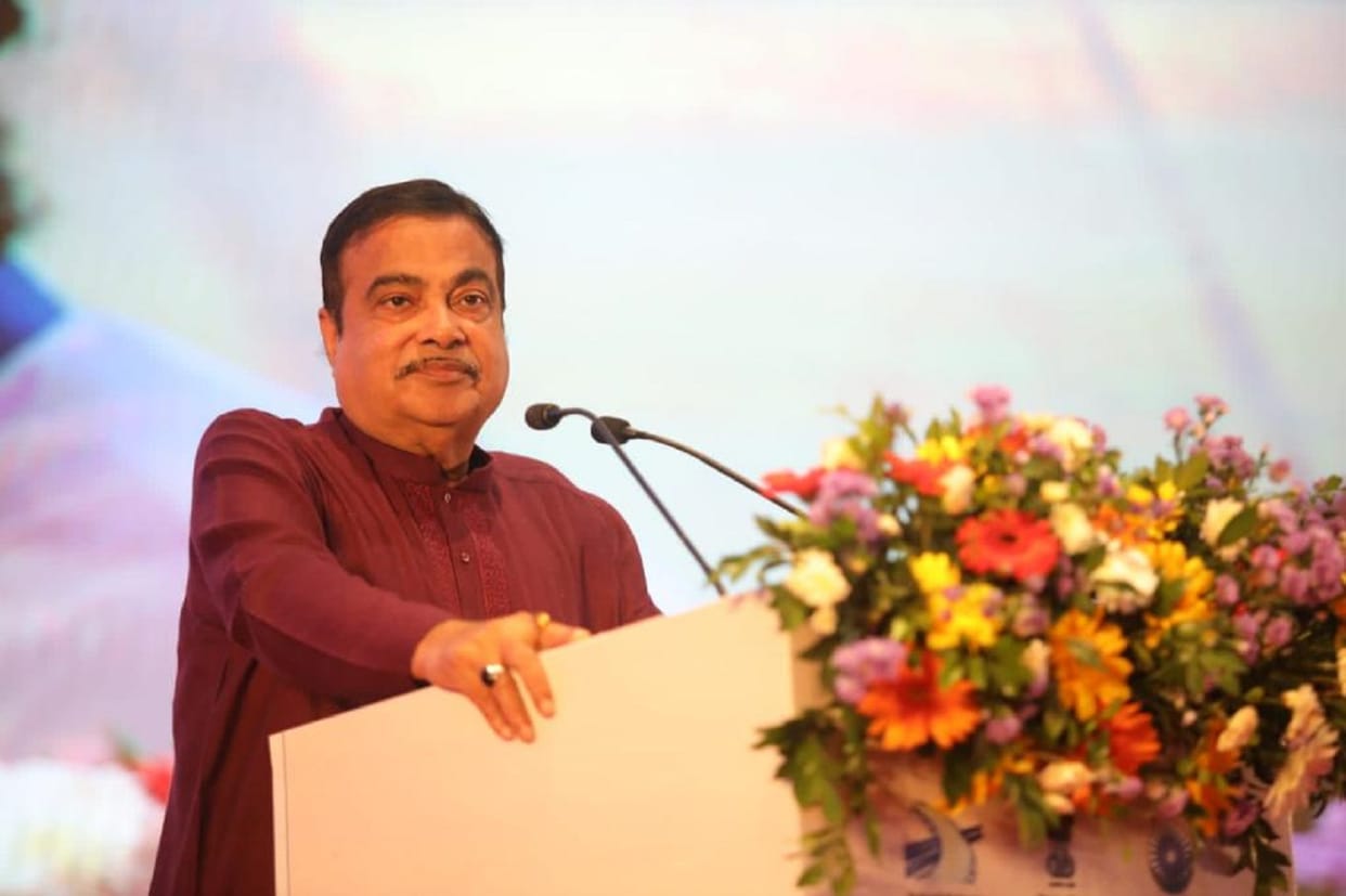 Union Minister Nitin Gadkari inaugurates lays foundation stone for nine projects in Jamshedpur