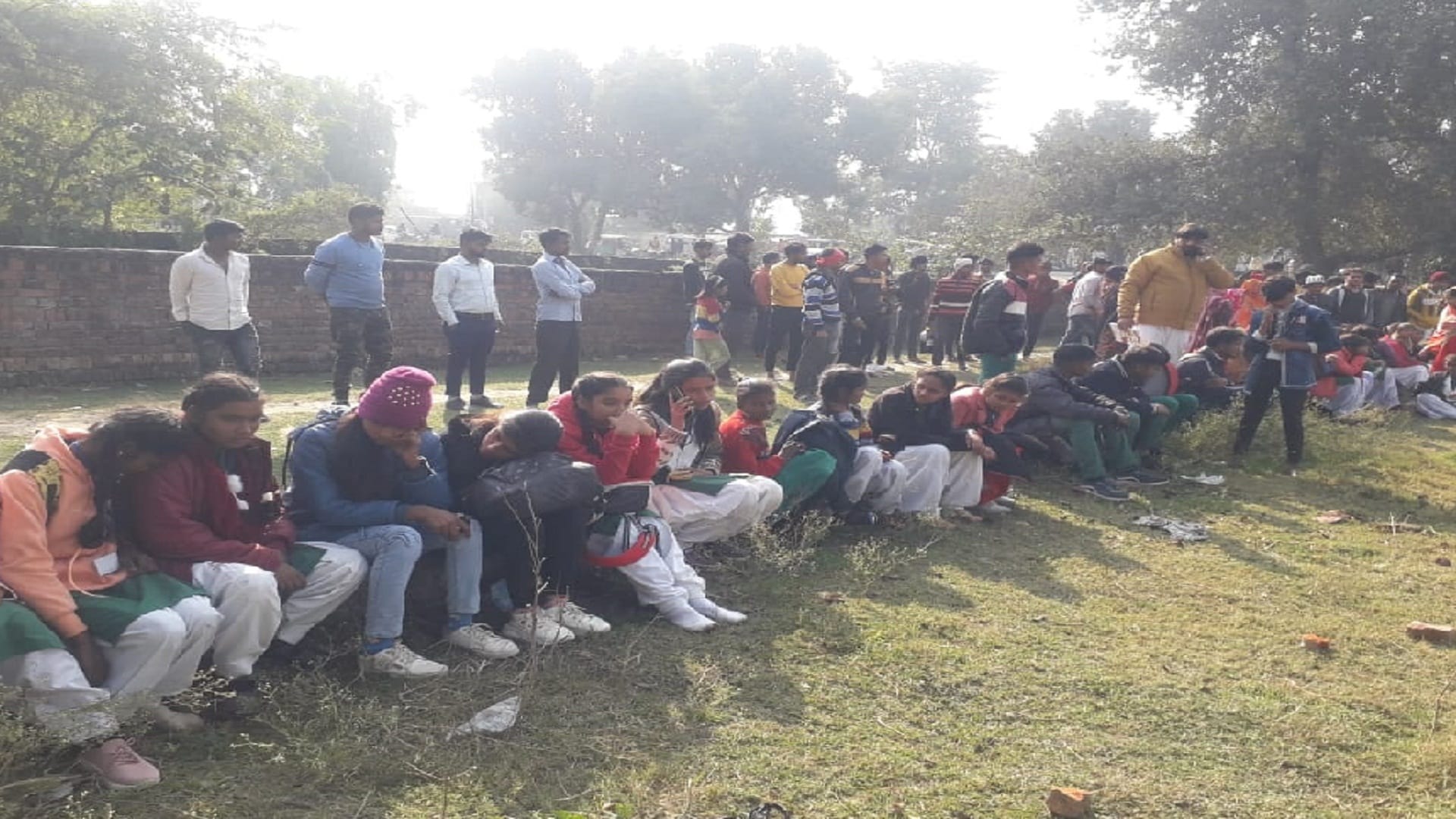 Prayagraj school bus accident children were lying in blood Jaunpur