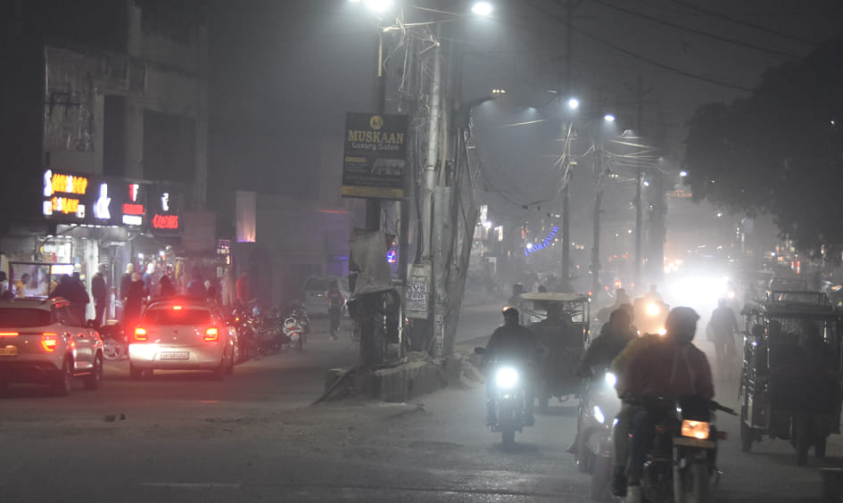 The pain of winter increased, the mercury remained at 5.6 degree Celsius.