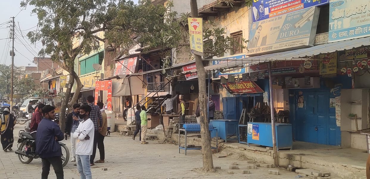 Shops closed on the arrival of GST team