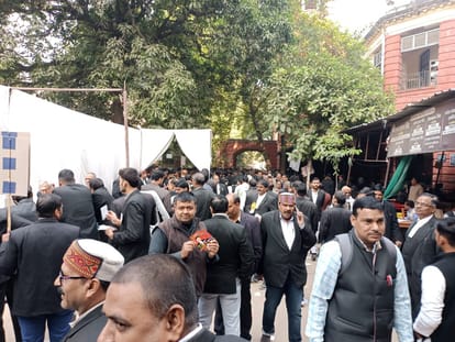 Central Bar Association Election varanasi 71 percent advocates voted Result decided tomorrow