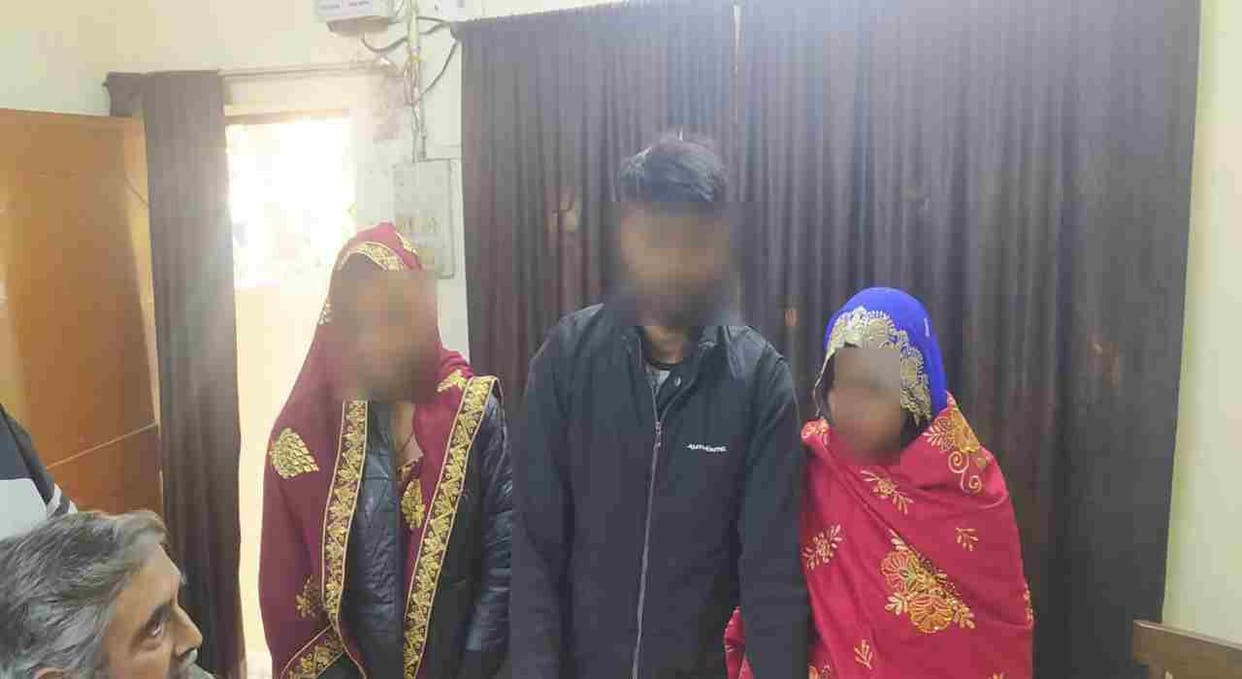 one husband and two wives in varanasi both of them came face to face at police pos