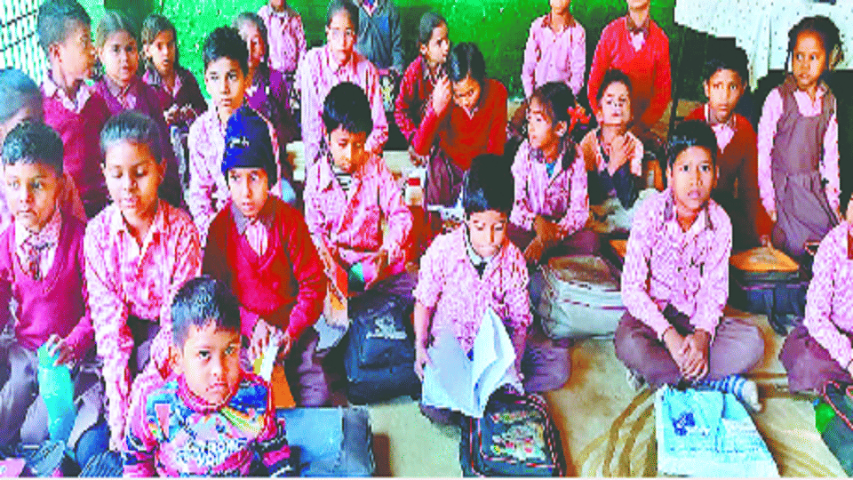 Agra news 13 classes running in two rooms how will these children study