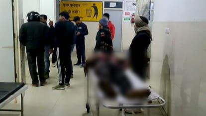 two people died after car fell into the Kali river in Kasganj