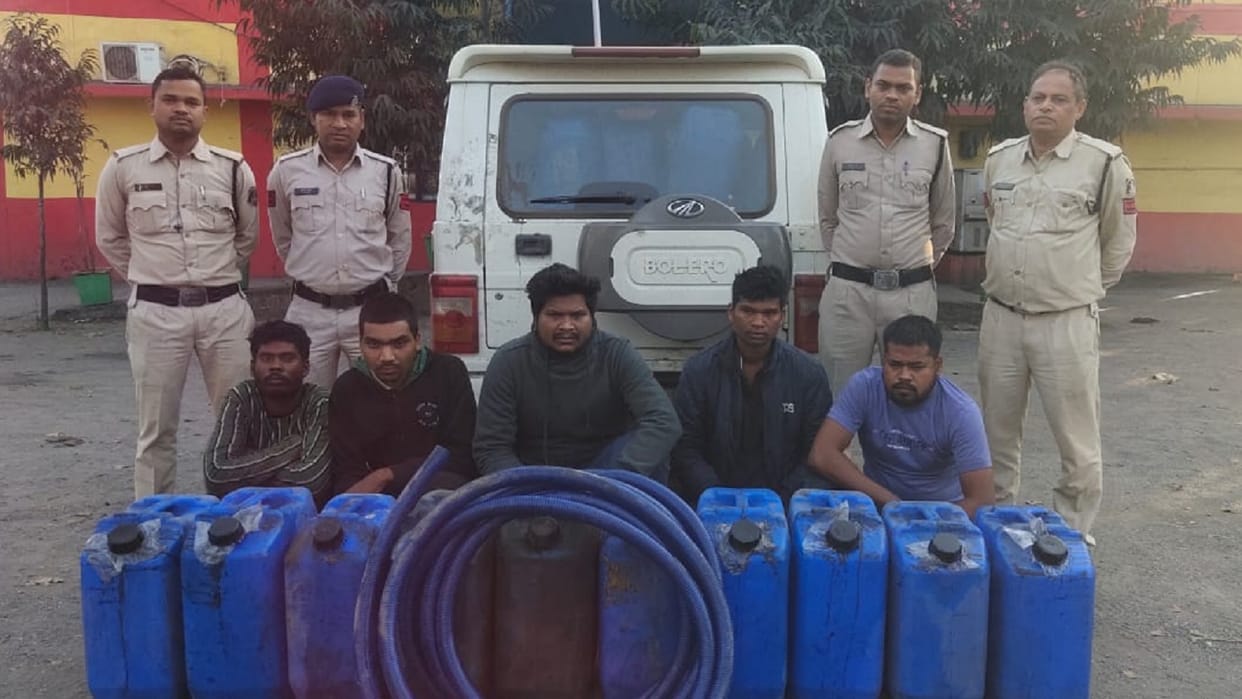 police caught gang stealing diesel from SECL mine in korba