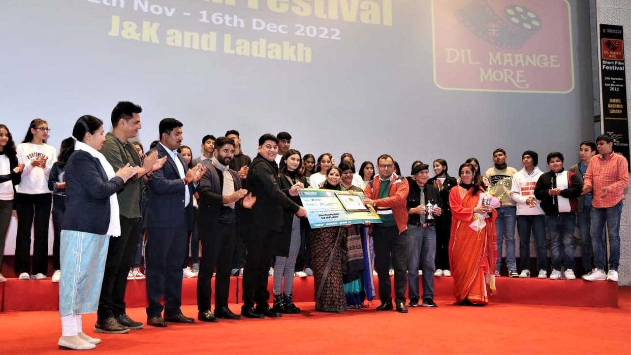 dil mange more film festival: film The Road directed by Amar Ujala Chief Sub Editor Ompal Sambyal won first pr