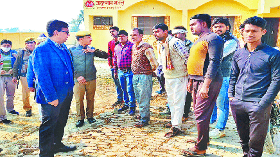 DM found two personnel absent in PHC etah news