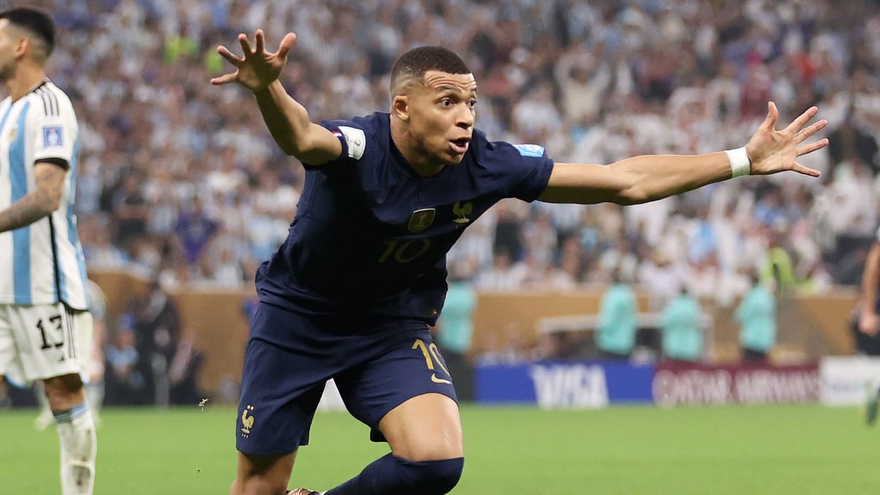 Record of tweet on France's goal in the FIFA World Cup final, 24,400 tweets every second