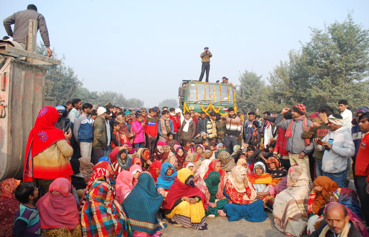 Hathras: Jammed for two and a half hours, then got land for funeral