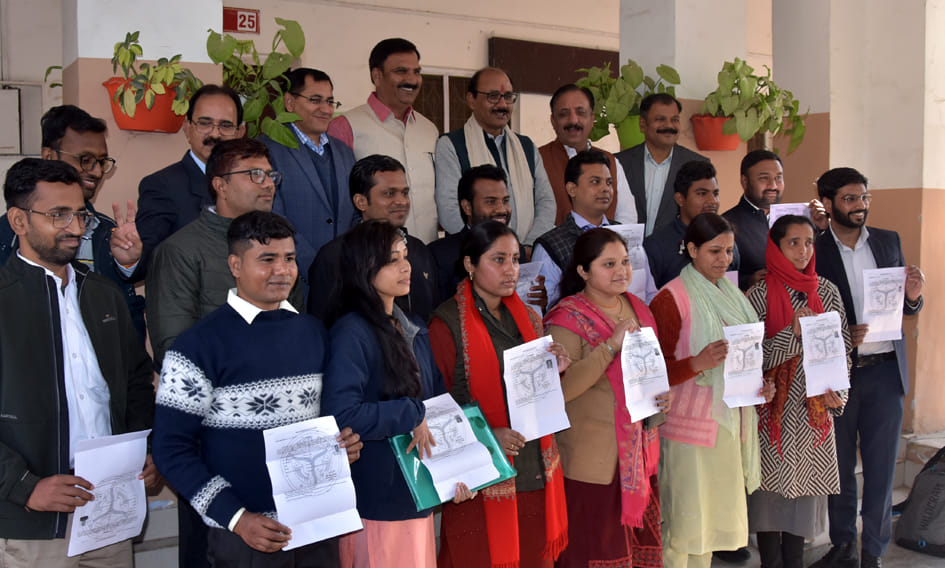 Appointment letters were distributed to 18 spokespersons and one assistant teacher of the district