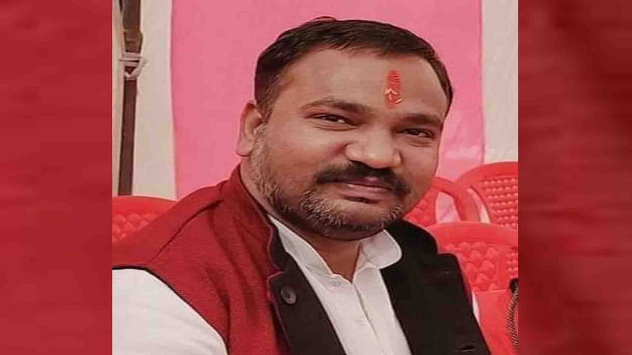 Hardoi: Safari collided with container, Mallawan chairman Died