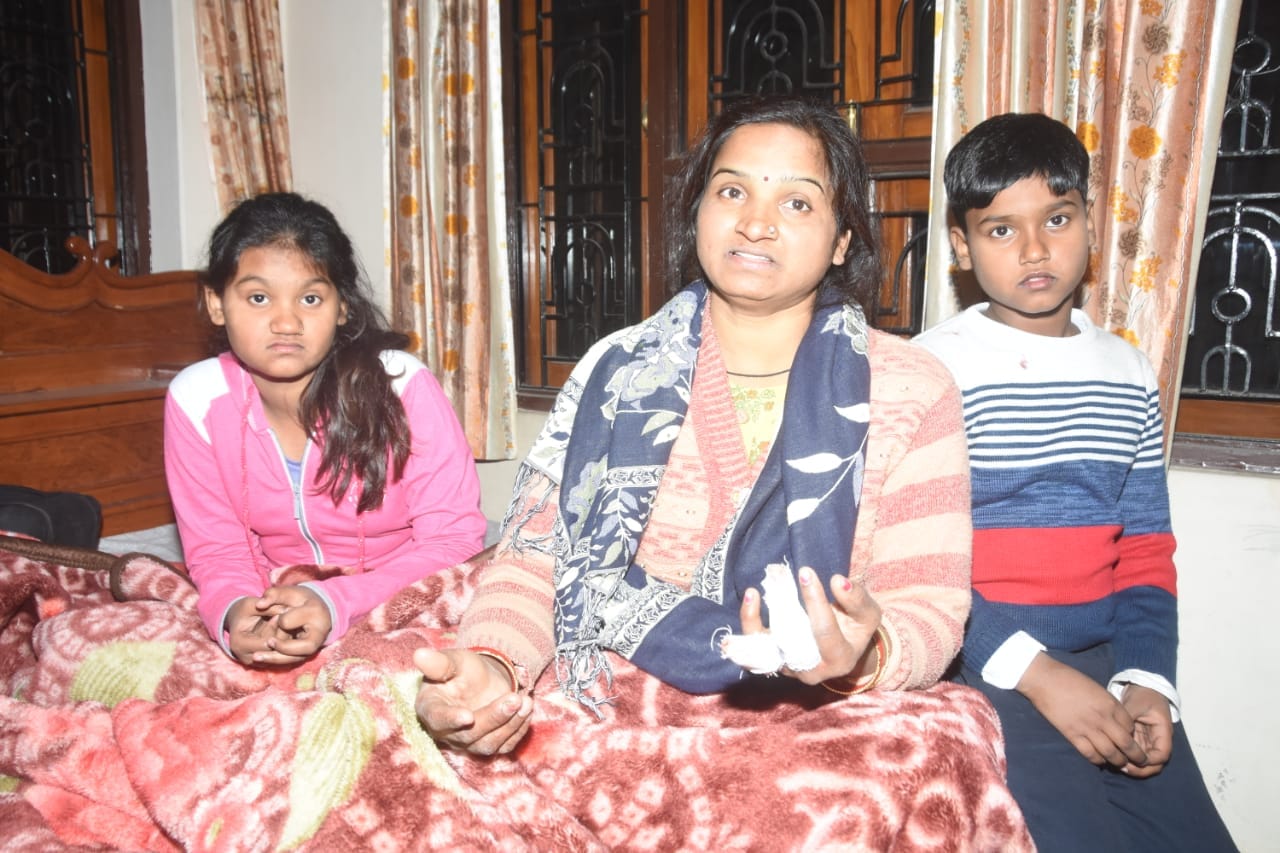 14 lakh robbery from mobile businessmans house in Kanpur