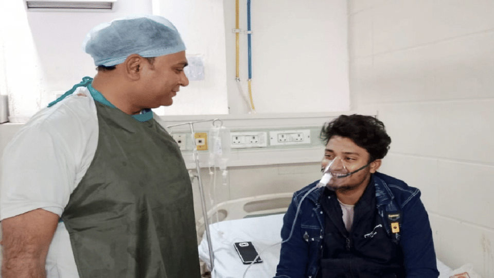 young man fainted due to gas geyser in bathroom in firozabad