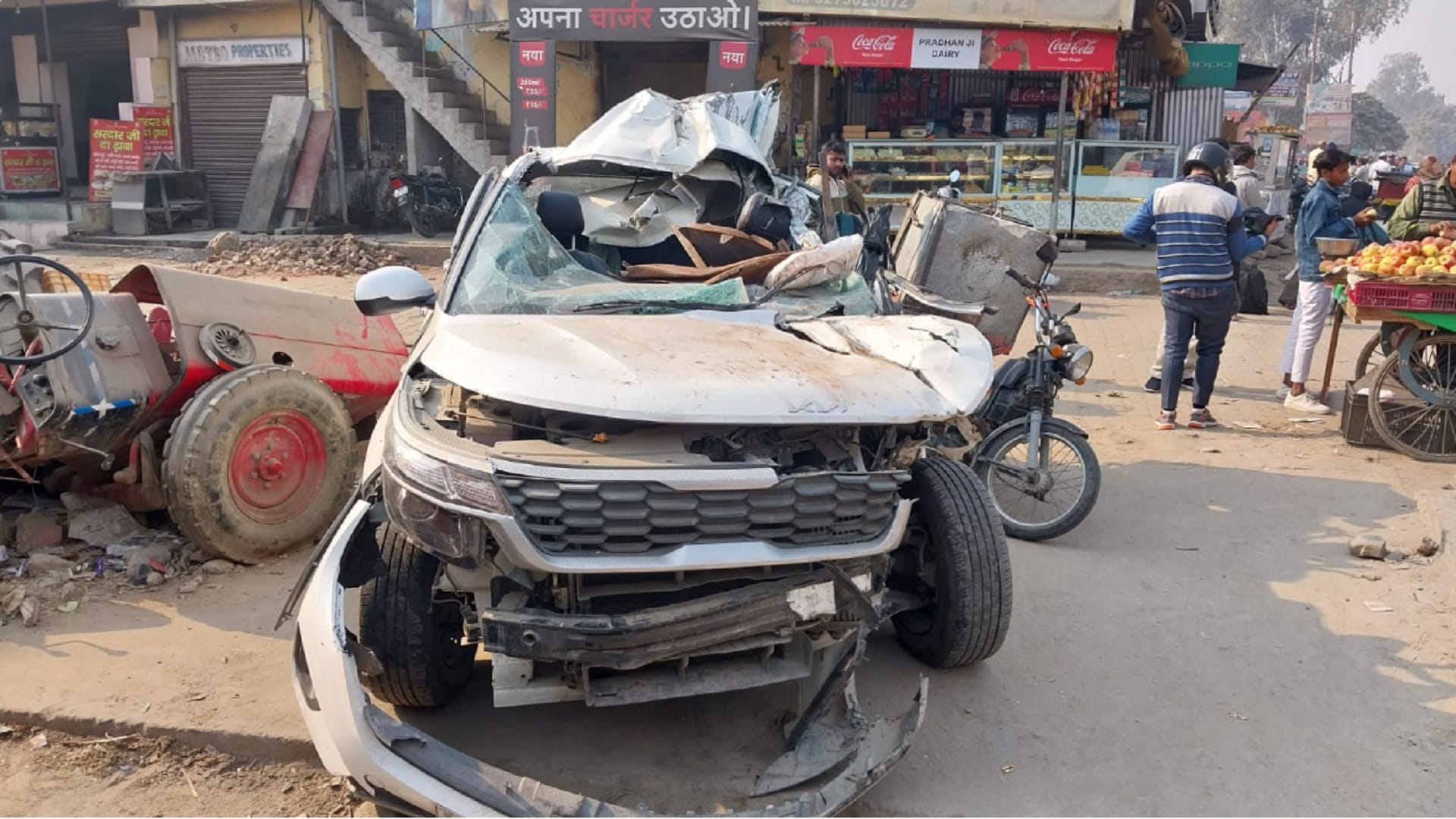 Careless government system on the spot truck standing on the road snatched life