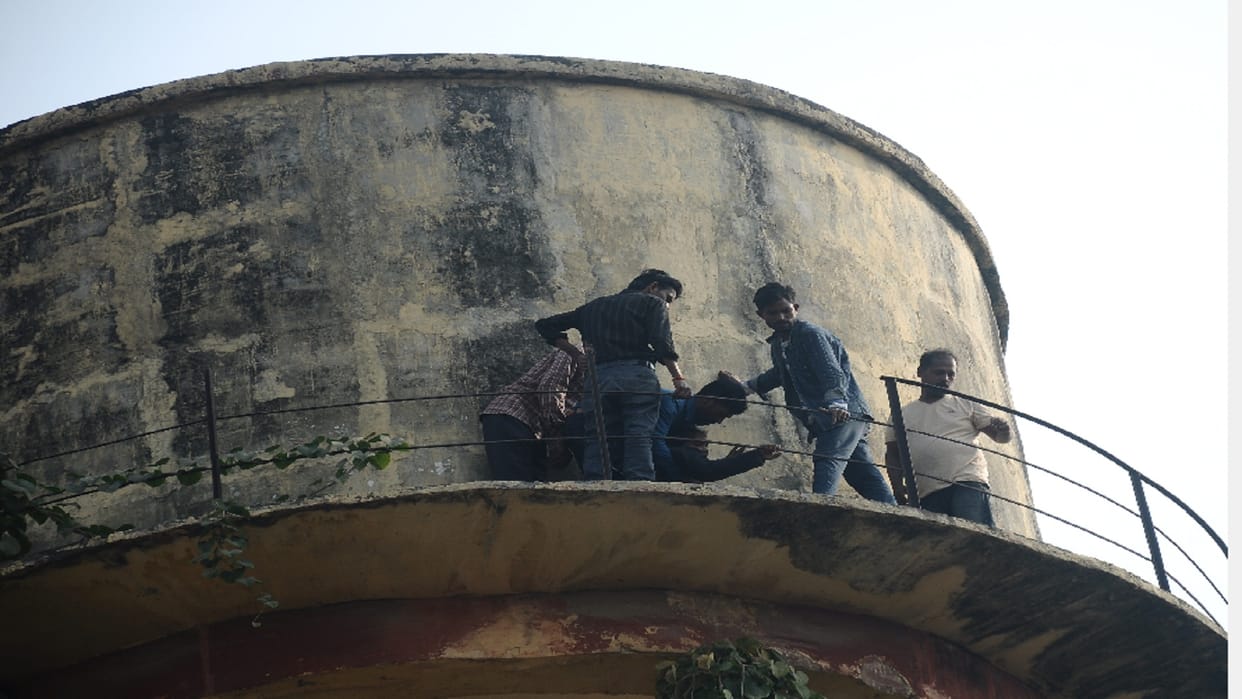 Veeru became Basanti for lover family refused to marry