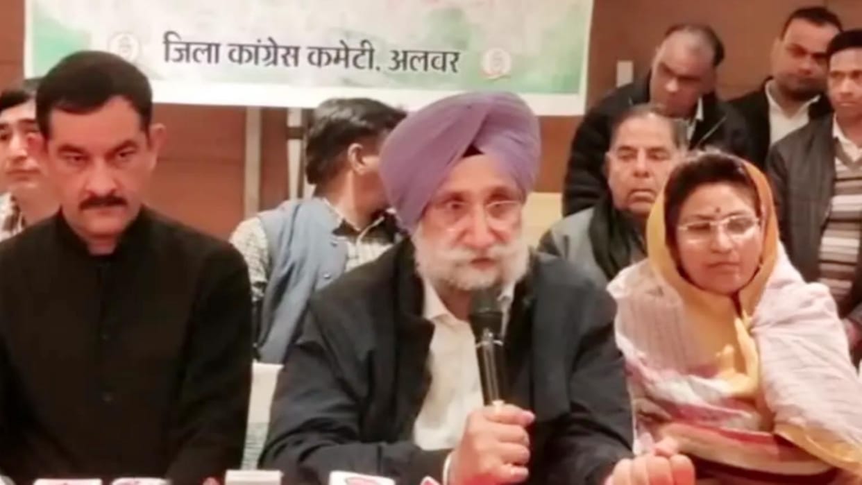 Politics Sukhwinder Randhawa Says Congress DNA of Gehlot and Pilot no one will leave party