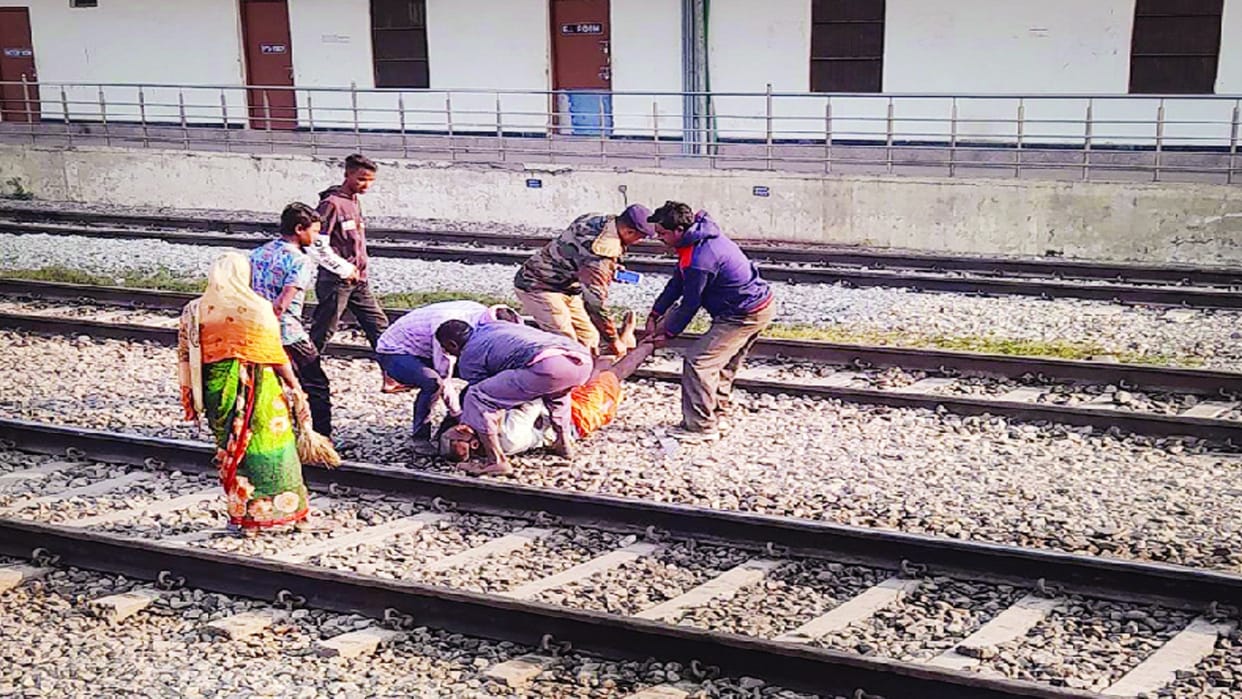 Mentally ill youth lying on track after creating at Chhivki station