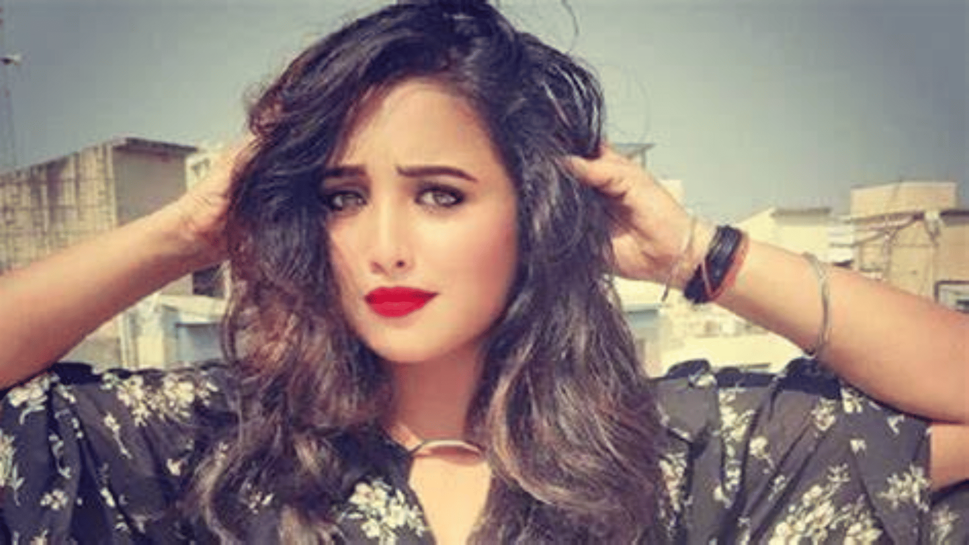 Shahrukh khan Pathaan controversy Rani Chatterjee support besharam rang song Deepika Padukone saffron bikni