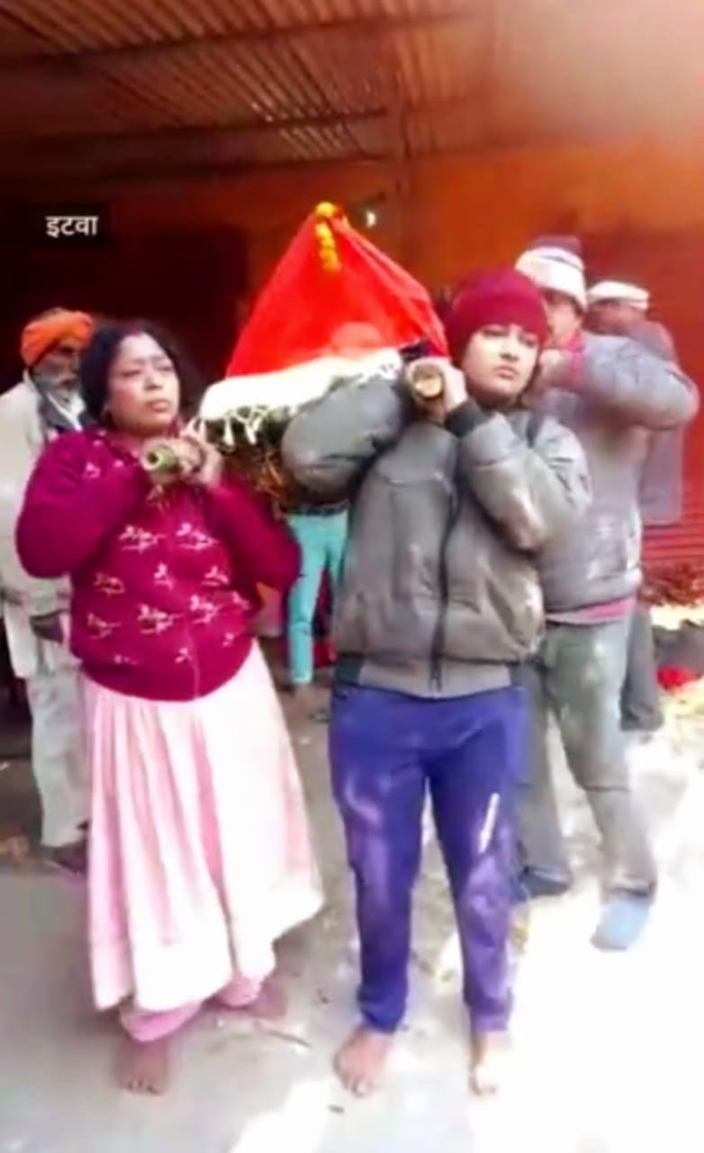 dead body not pgiven to son, daughters performed cremation