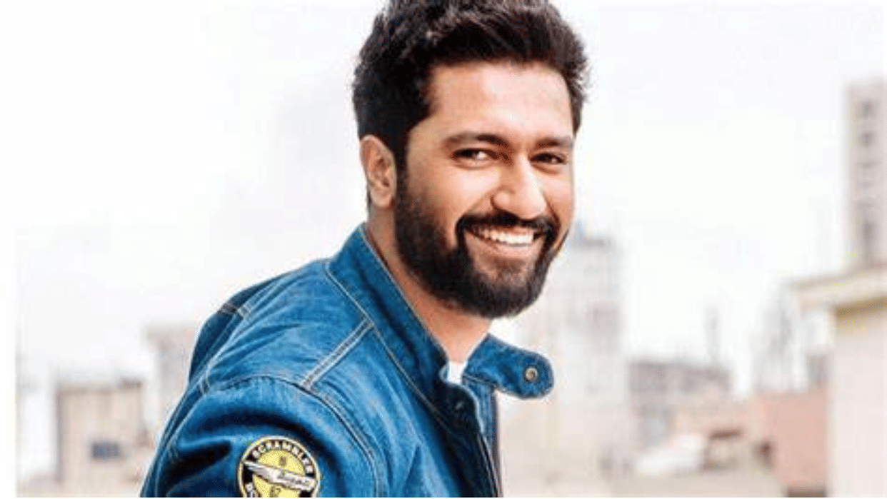 Vicky Kaushal shows amazing dance skills on Kunal Rawal ramp walk show as show stopper