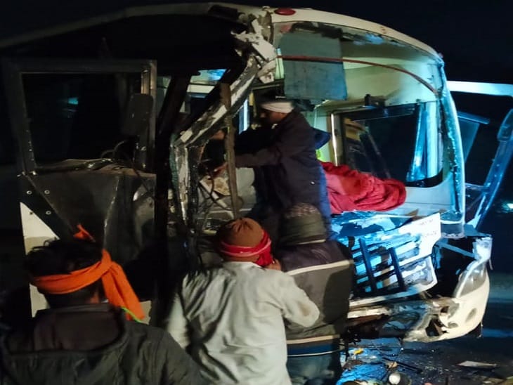 Road accident in Varanasi Bus carrying pilgrims from Maharashtra collided with truck 13 seriously