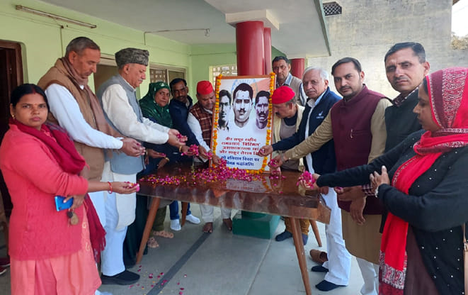 SP workers paid tribute to the martyrs