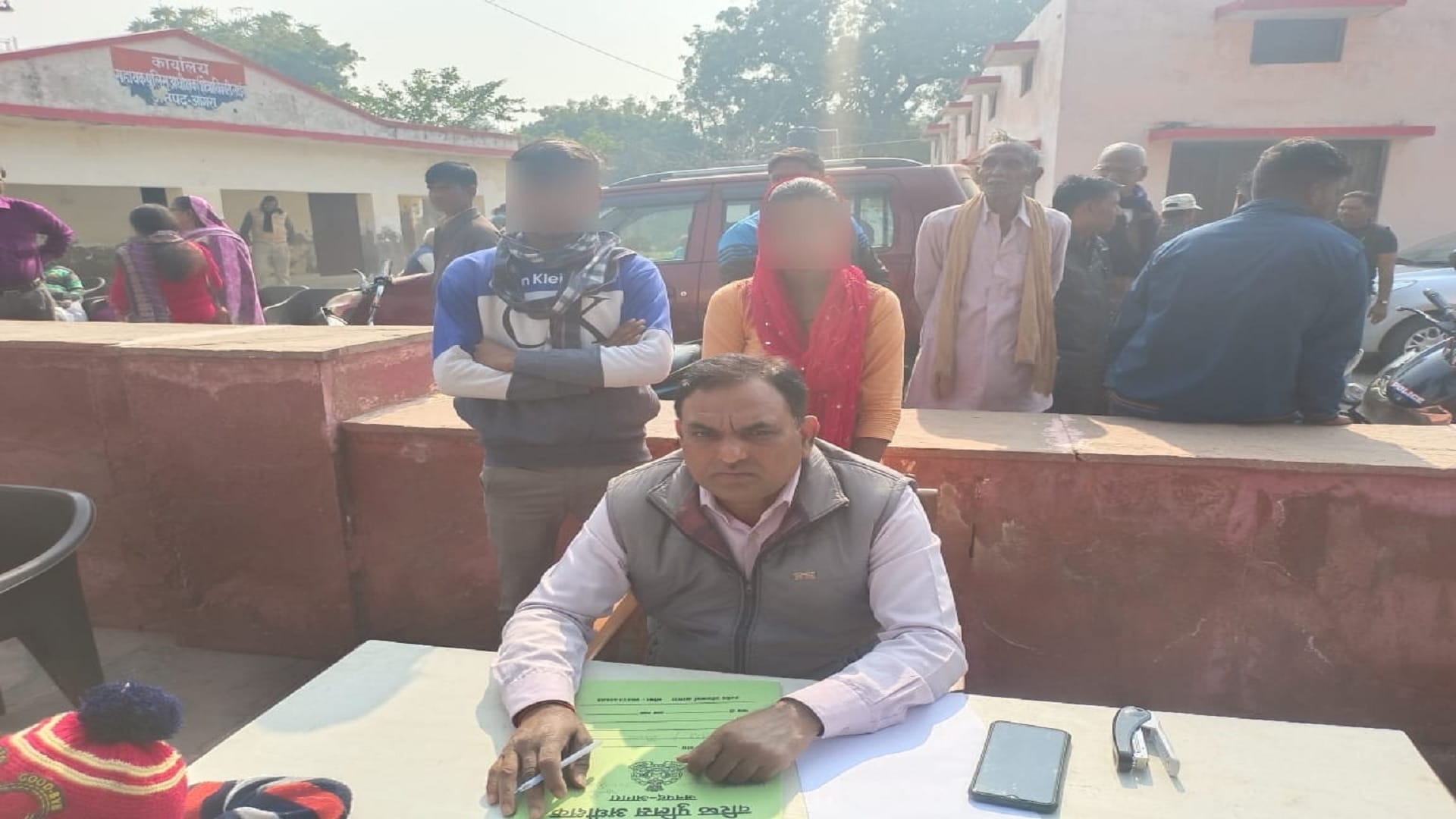 Young Man Says in Agra family counseling center can leave girlfriend, doesnt want to leave his wife