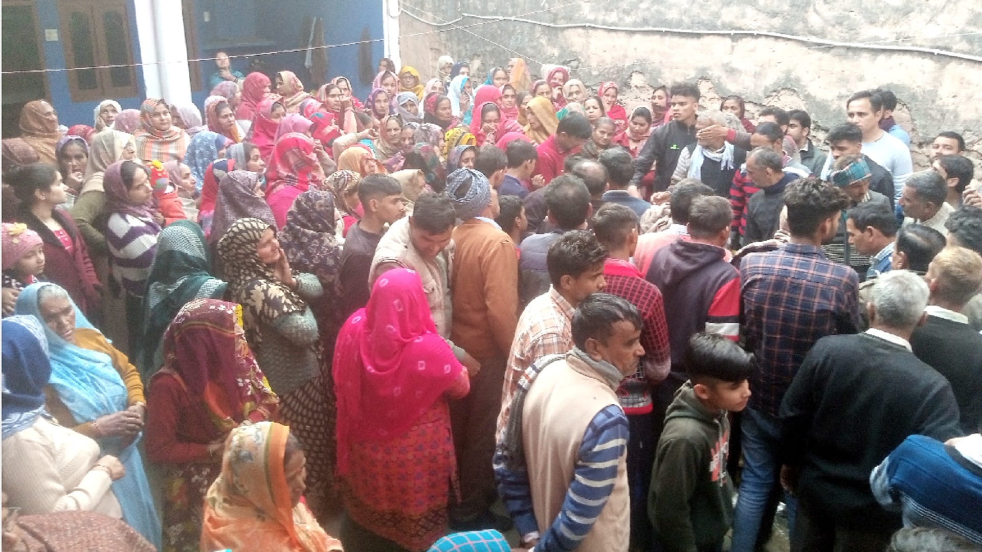 Forest Department employee Narendra Singh was shot dead in Bijnor and see photos