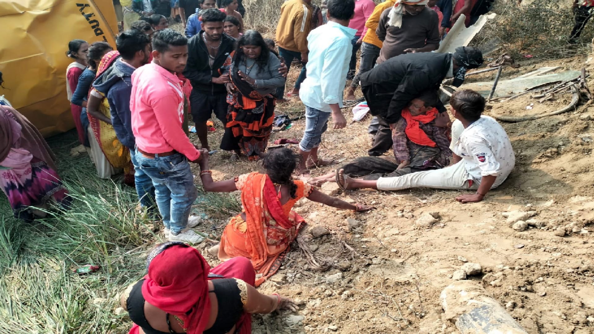 School bus on picnic overturns on four-lane in Gorakhpur