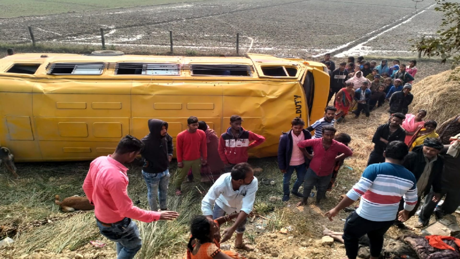 School bus on picnic overturns on four-lane in Gorakhpur