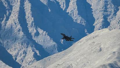 भारत-चीन के बीच सीमाई इलाकों पर निगरानी तंत्र सक्रिय है।