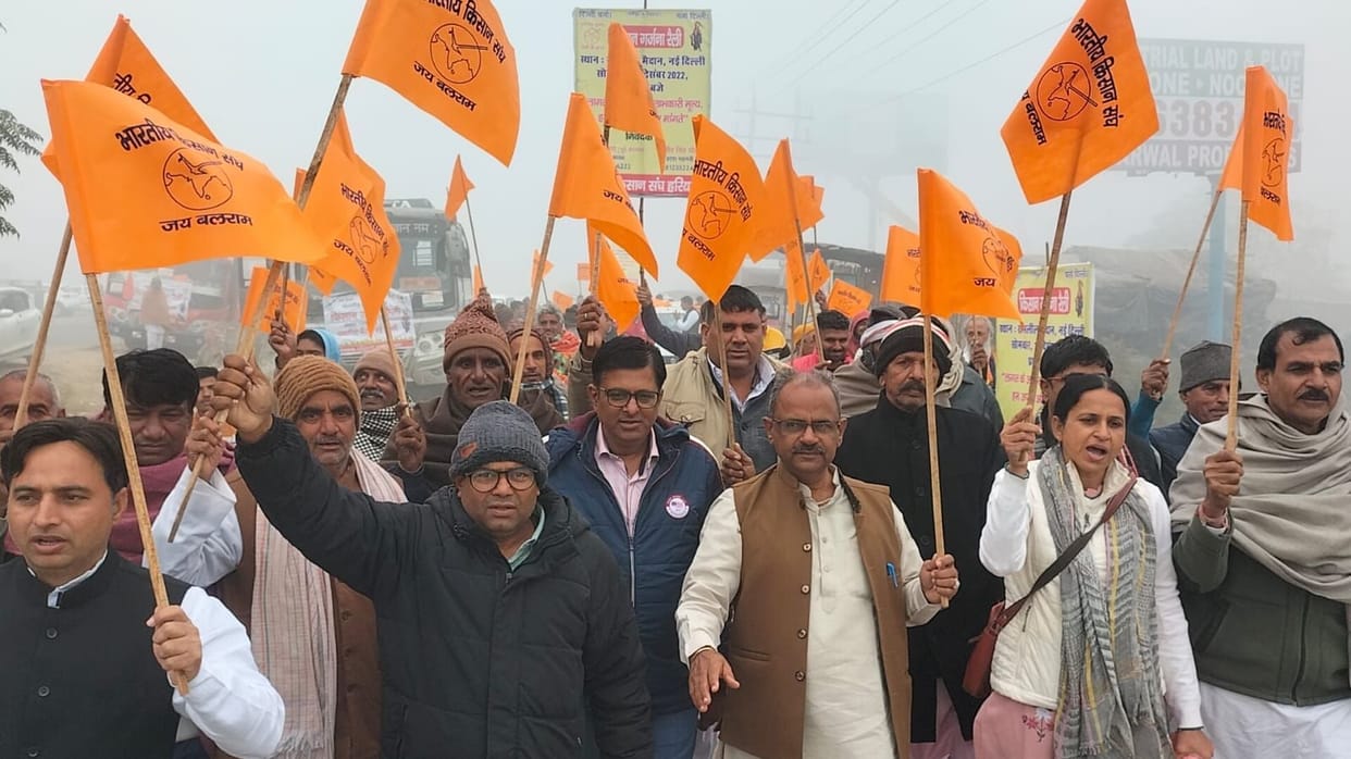 Farmers came on the road: left for Delhi for thunder rally