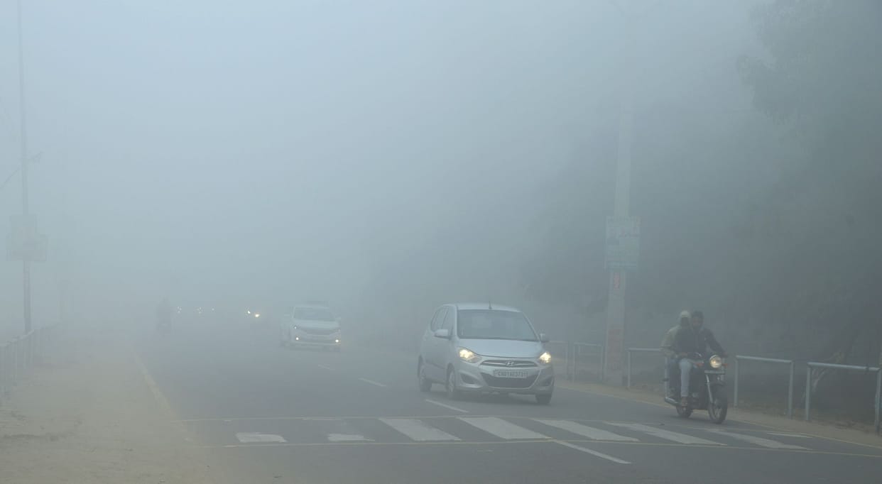 The first fog of the season, brakes on the speed of vehicles
