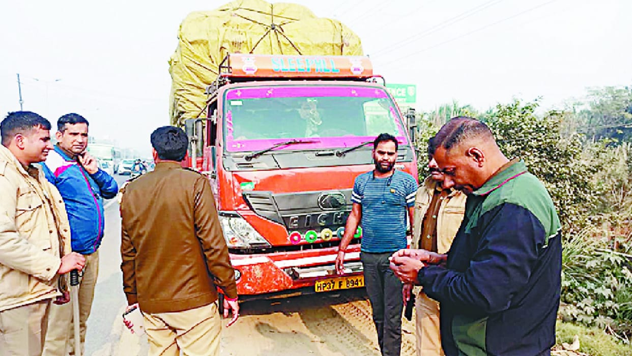 Highway: Police wakes up after the accident, challans of two lakhs