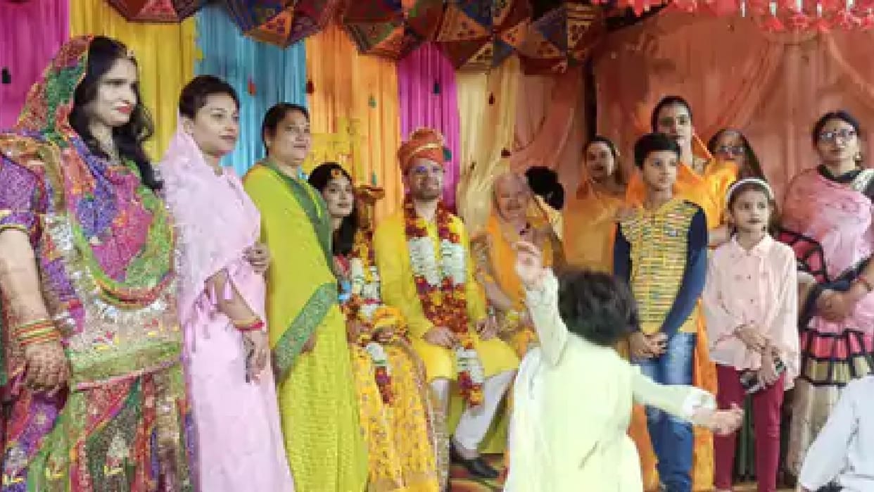 Manavar Tabassum married Ash from Australia people were surprised to see the foreign groom on a mare