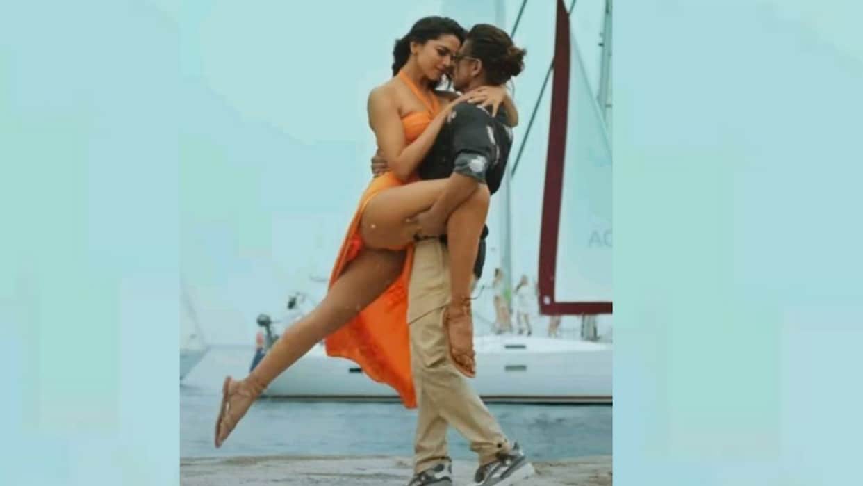 Pathaan Controversy BSP MP danish ali support shahrukh khan deepika padukone bhagwa besharam rang in lok sabha