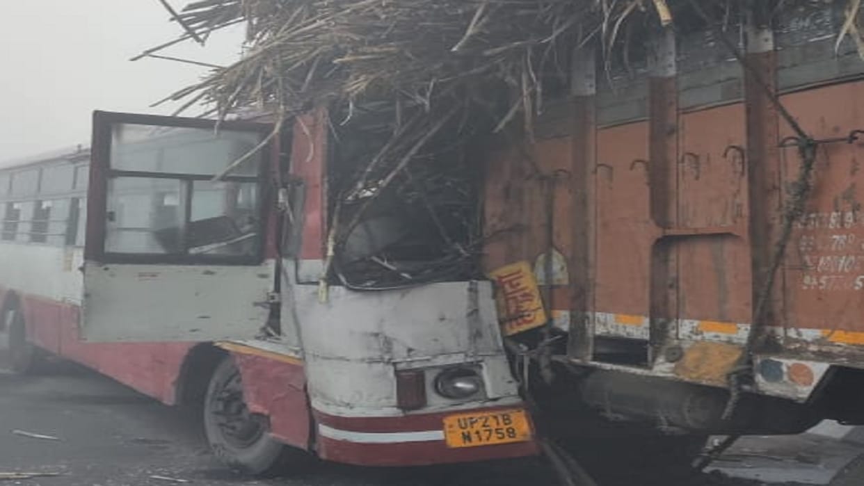 roadways bus rammed into truck on highway in amroha