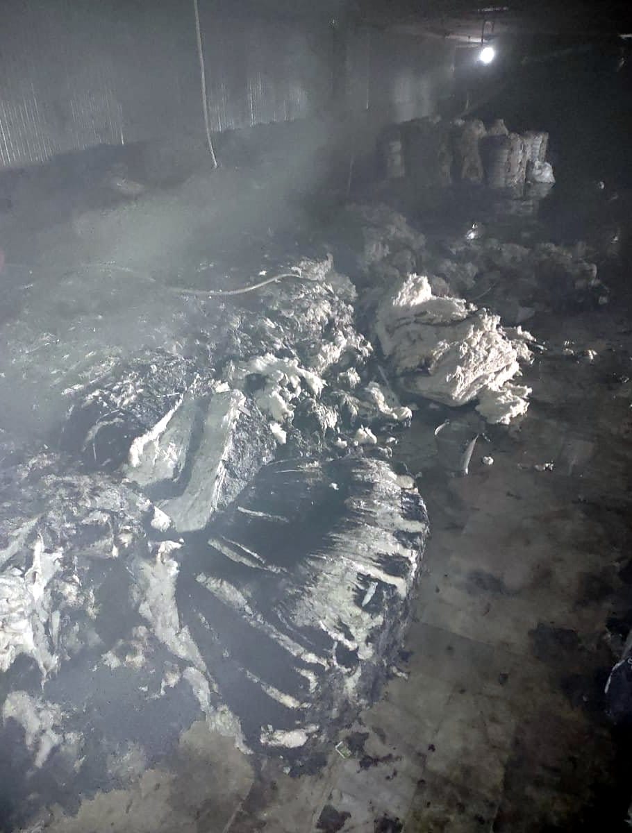 Fire broke out in the store of thread making factory