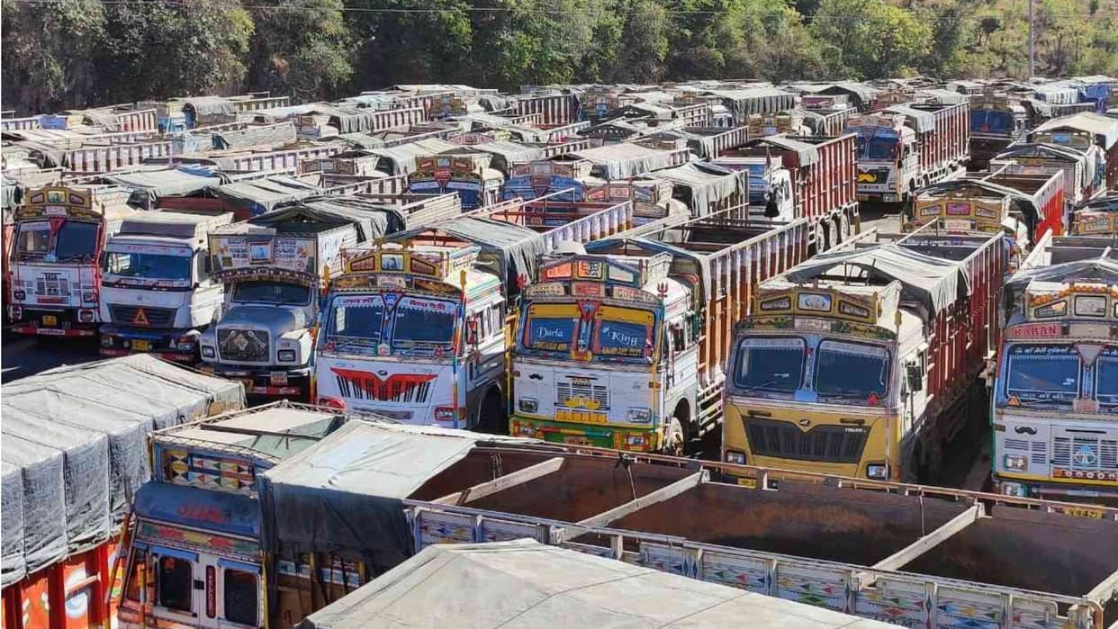 cement crisis in himachal: 1500 truck operators can not pay bank EMI this month