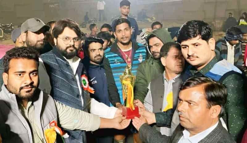 Gwalior team won the trophy of volleyball tournament