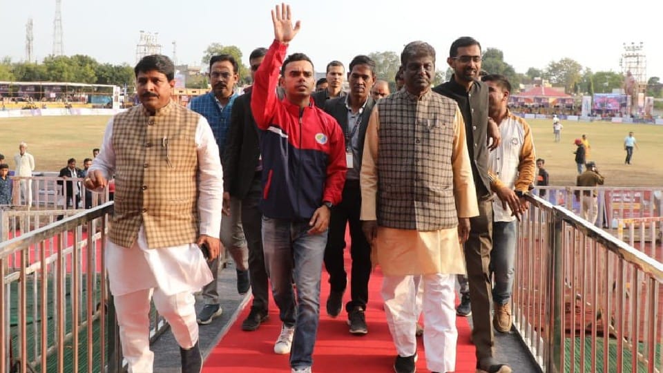 CM Shivraj's son Kartikeya Chauhan connecting youth with cricket competition