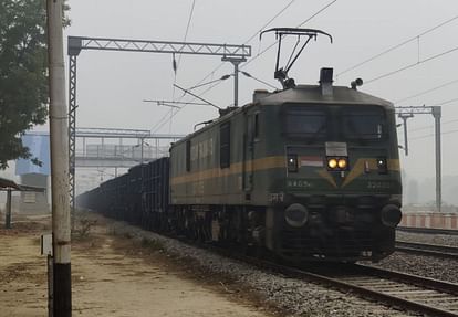 Chaos due to throwing of stones on goods train