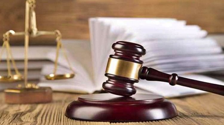 Five years imprisonment for threat and outraging modesty, District Court sentenced