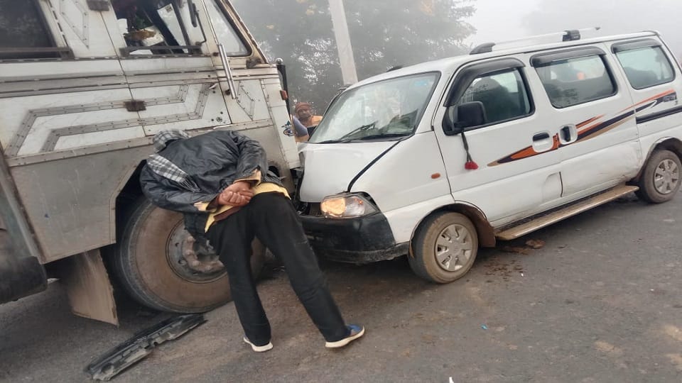 Fog wreaks havoc school car collides with milk tanker half a dozen children injured